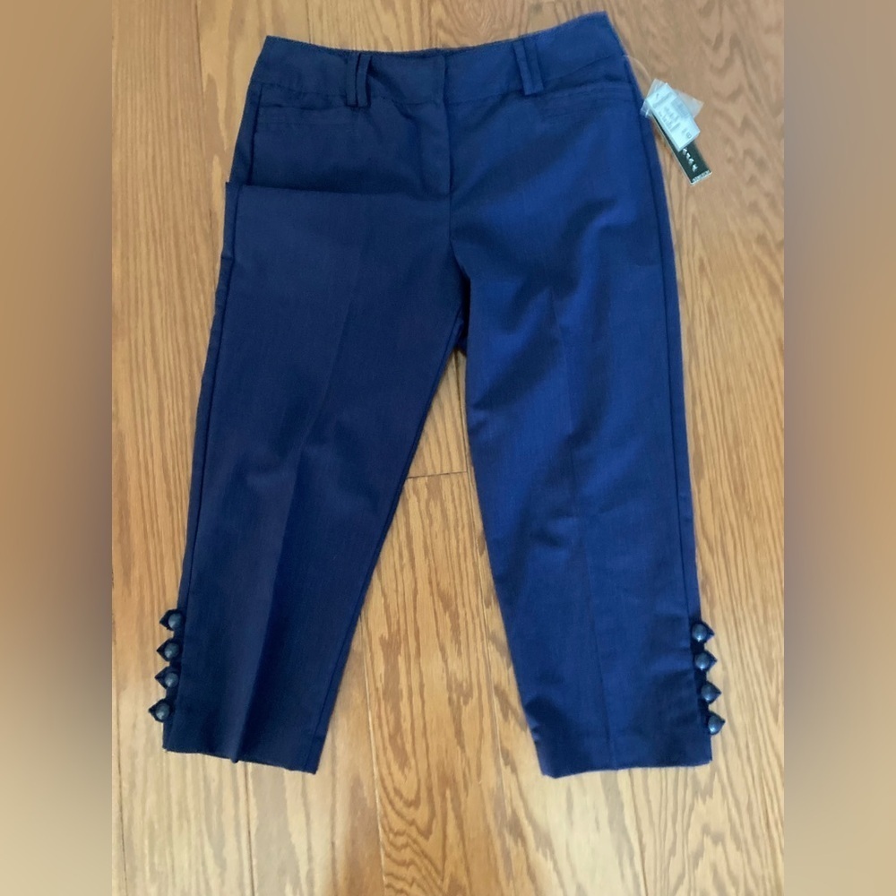 Larry Levine Size 8 Pants-NWT Slim Leg Crop